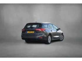 Ford Focus (2020) thumbnail 3