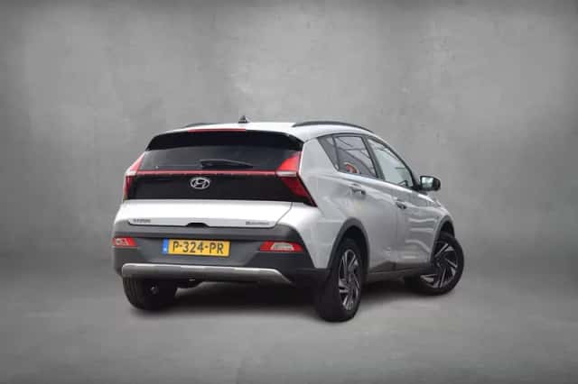 Hyundai Bayon (2022) thumbnail 3
