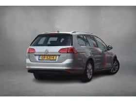 Volkswagen Golf (2015) thumbnail 3