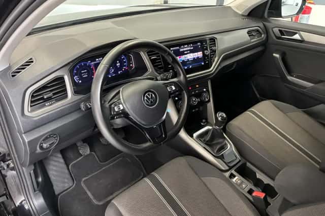 Volkswagen T-Roc (2022) thumbnail 4