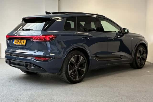 Audi Q6 e-tron (2025) thumbnail 2