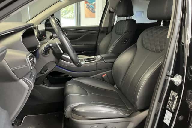 Hyundai Santa Fe (2023) thumbnail 4