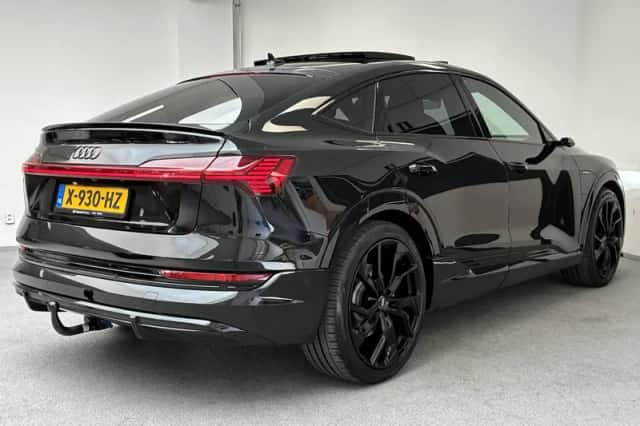 Audi e-tron (2020) thumbnail 2