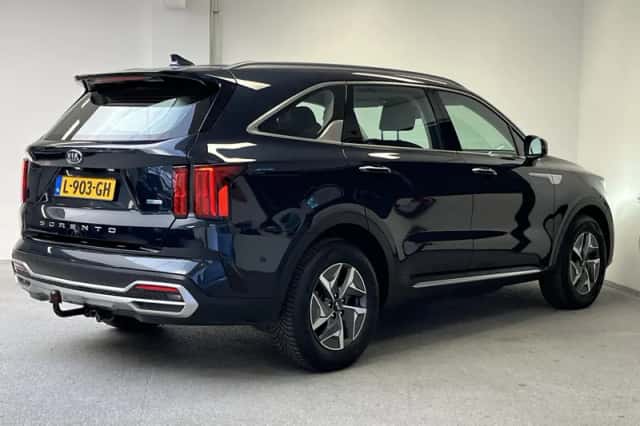 Kia Sorento (2021) thumbnail 2