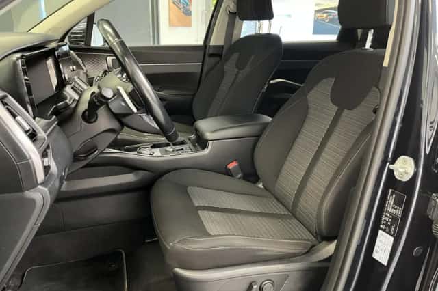 Kia Sorento (2021) thumbnail 4