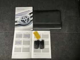 Toyota Yaris (2018) thumbnail 17