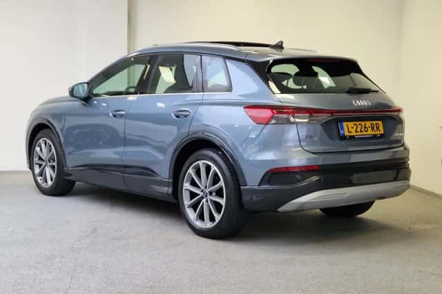 Audi Q4 e-tron (2021) thumbnail 2