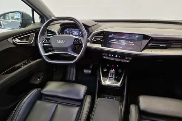 Audi Q4 e-tron (2021) thumbnail 3