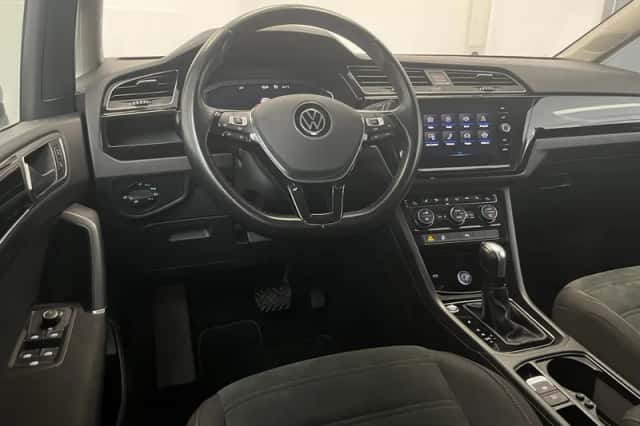 Volkswagen Touran (2021) thumbnail 3