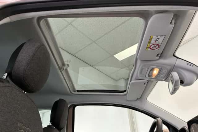 Fiat 500 (2021) thumbnail 3