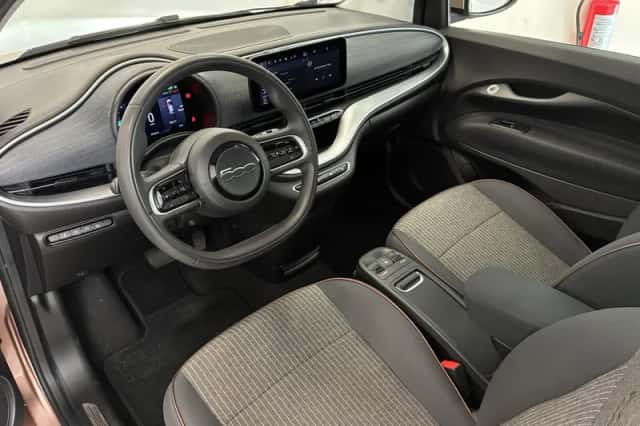 Fiat 500 (2021) thumbnail 4