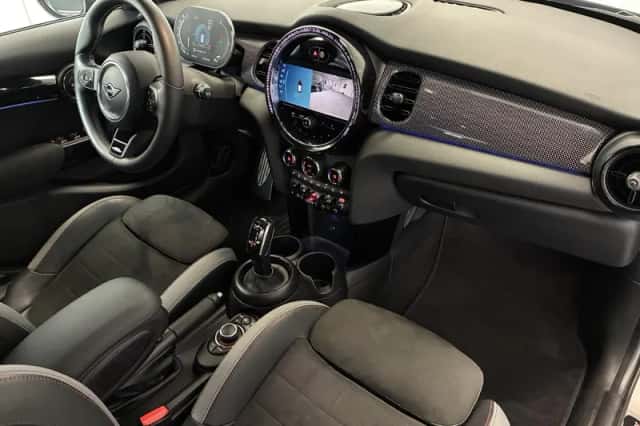 MINI Cooper (2022) thumbnail 5