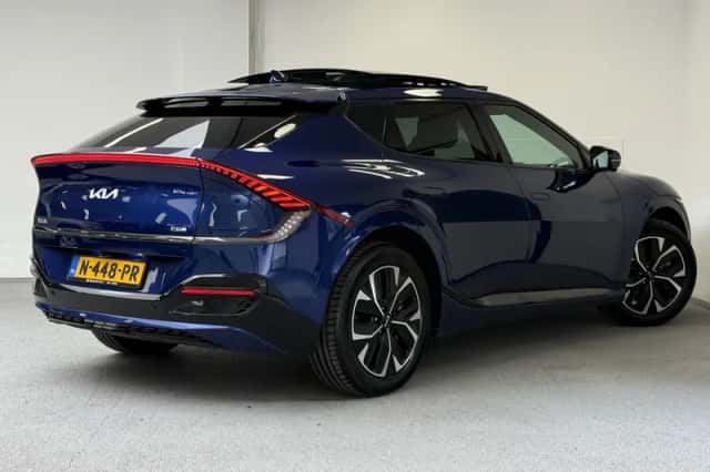 Kia EV6 (2021) thumbnail 2