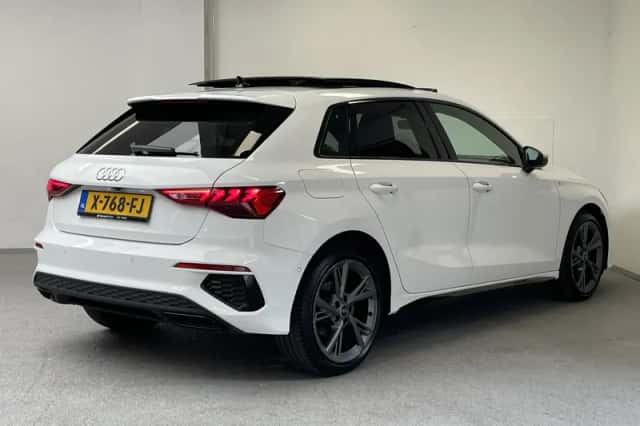 Audi A3 (2021) thumbnail 2