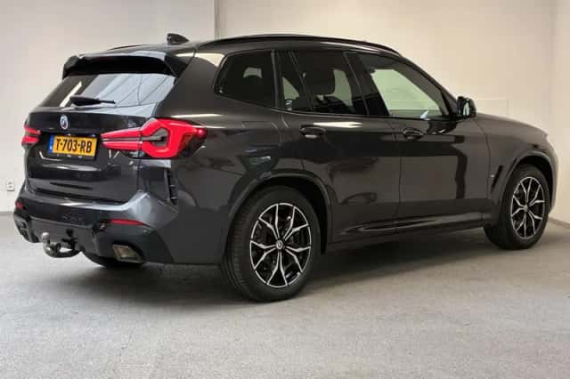 BMW X3 (2023) thumbnail 2