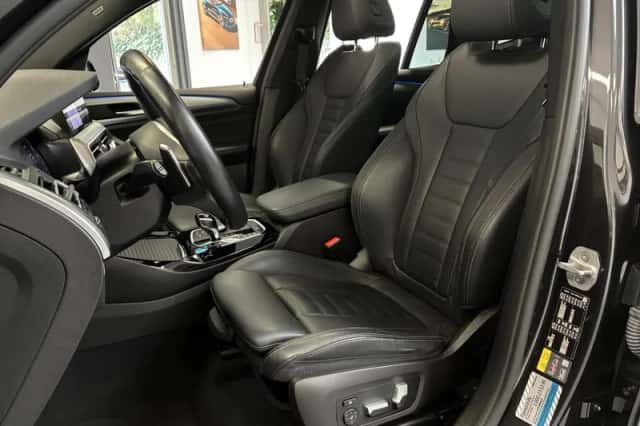 BMW X3 (2023) thumbnail 3