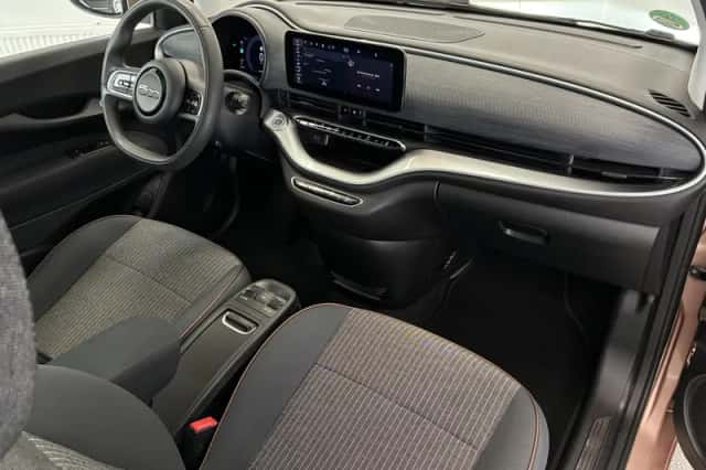 Fiat 500e (2021) thumbnail 6