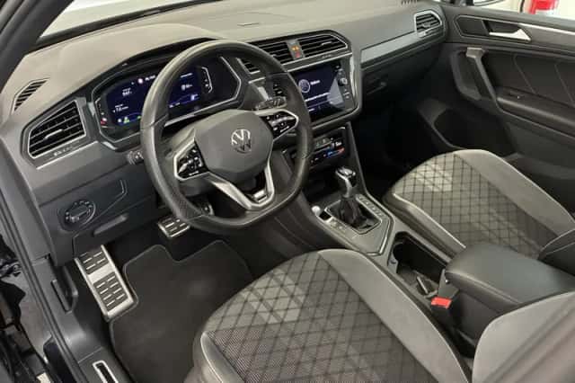 Volkswagen Tiguan (2023) thumbnail 4