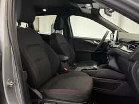 Ford Kuga (2023) thumbnail 4