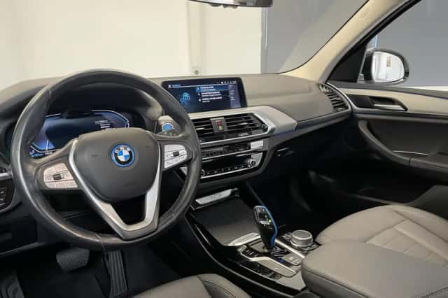 BMW iX3 (2021) thumbnail 4