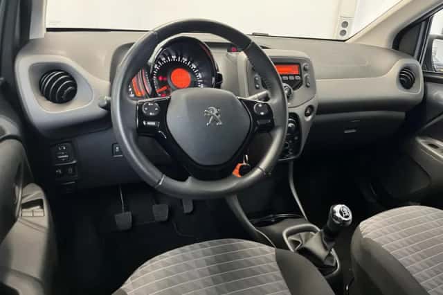 Peugeot 108 (2021) thumbnail 3