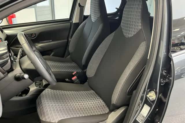 Peugeot 108 (2021) thumbnail 4