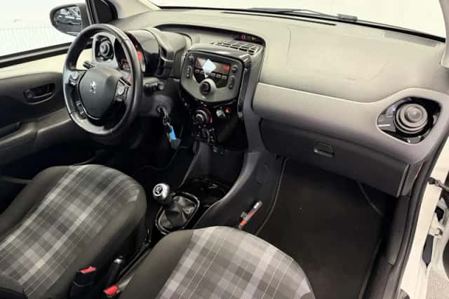 Peugeot 108 (2020) thumbnail 4