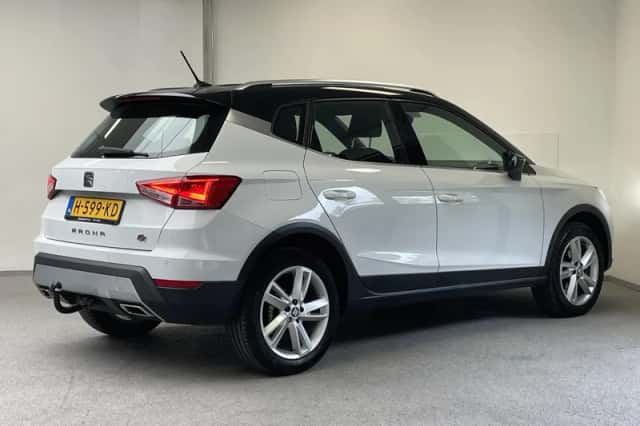 SEAT Arona (2018) thumbnail 2