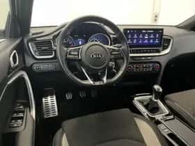 Kia Proceed (2021) thumbnail 3