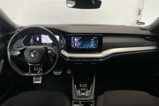 Škoda Octavia (2023) thumbnail 4