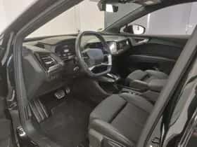 Audi Q4 e-tron (2021) thumbnail 3