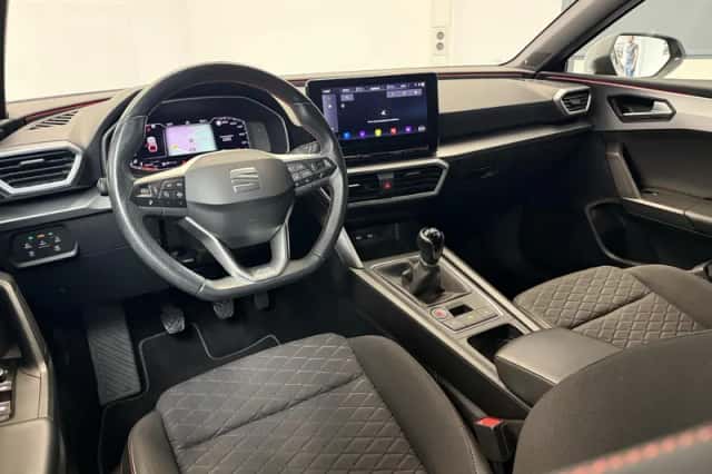 SEAT Leon (2023) thumbnail 3