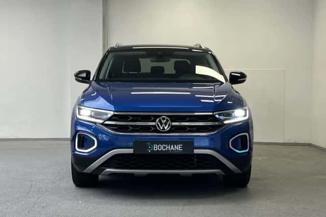 Volkswagen T-Roc (2023) thumbnail 5