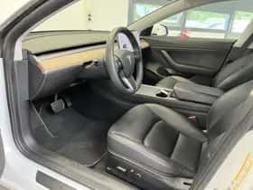 Tesla Model 3 (2021) thumbnail 15