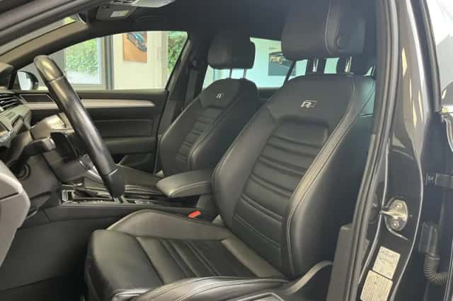 Volkswagen Passat (2019) thumbnail 3
