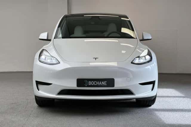 Tesla Model Y (2025) thumbnail 6