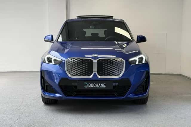 BMW iX1 (2024) thumbnail 6