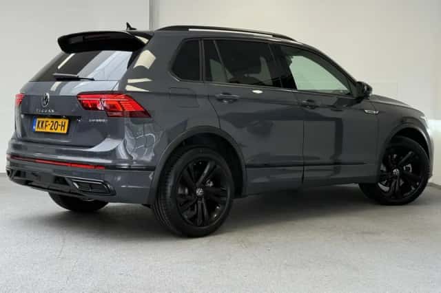 Volkswagen Tiguan (2023) thumbnail 2