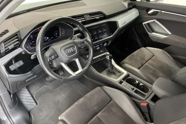 Audi Q3 (2019) thumbnail 4