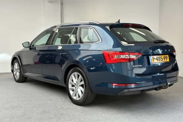 Škoda Superb (2022) thumbnail 2
