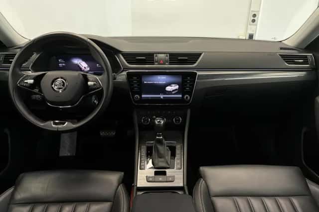 Škoda Superb (2022) thumbnail 3