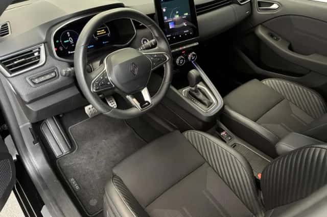 Renault Clio (2024) thumbnail 3