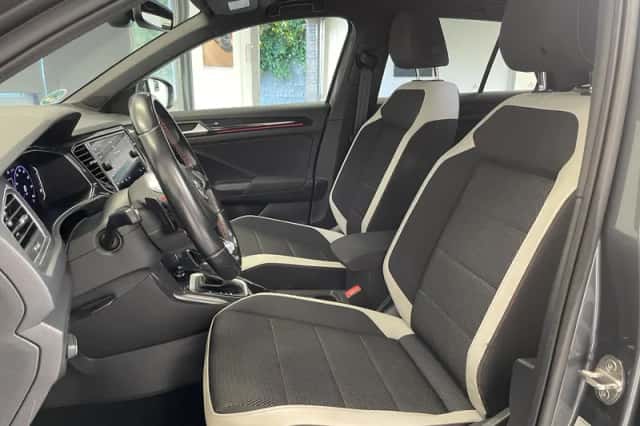Volkswagen T-Roc (2019) thumbnail 4