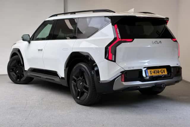 Kia EV9 (2023) thumbnail 2