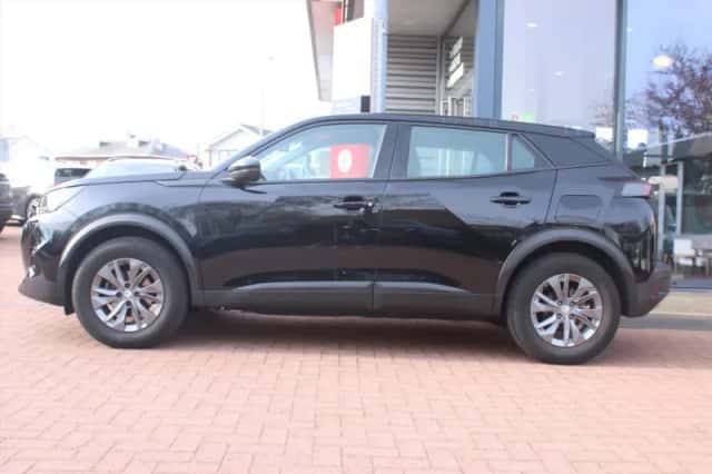 Peugeot 2008 (2021) thumbnail 2