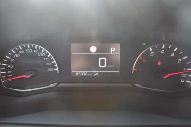 Peugeot 2008 (2021) thumbnail 12