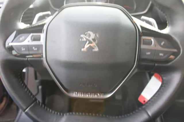 Peugeot 2008 (2021) thumbnail 13