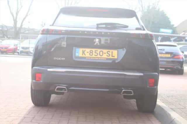 Peugeot 2008 (2021) thumbnail 4