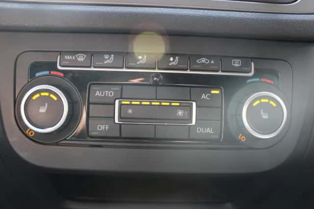 Volkswagen Tiguan (2010) thumbnail 11