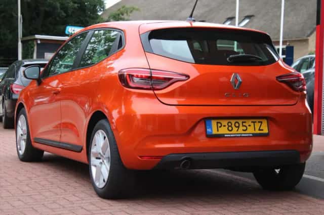 Renault Clio (2022) thumbnail 3